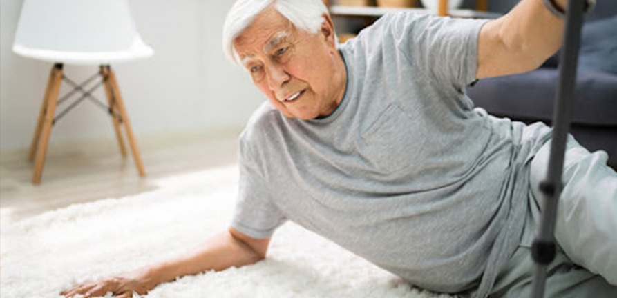 Como evitar acidentes domésticos de idosos?