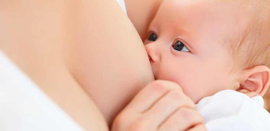 Aleitamento materno: vacina para o bebê e prevenção de doenças para a mãe